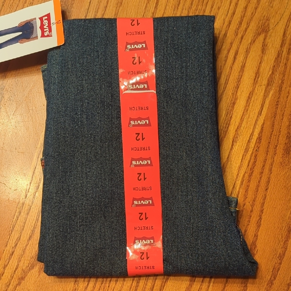 Levi's Youth Denim Jeans in Dark Blue - Picture 4 of 4